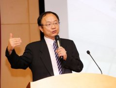 <b>这个时代需要既能解析微分方程也能读懂市场曲</b>